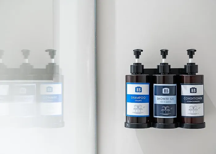 Unique Luxury And Quiet In Location *