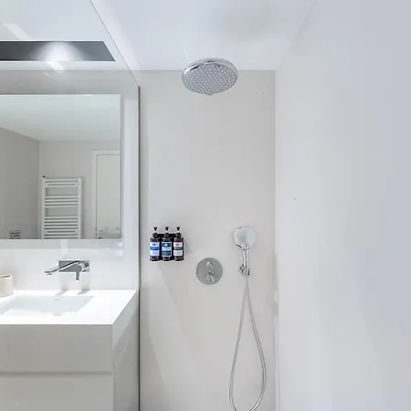 Unique Luxury And Quiet In Location דירה