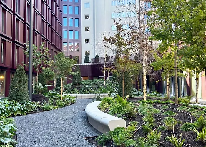 Unique Luxury And Quiet In Location *